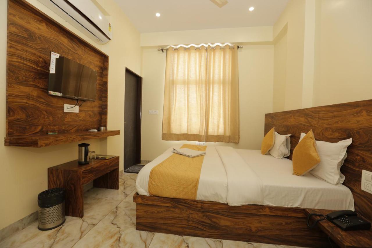 Raas Palace Hotel