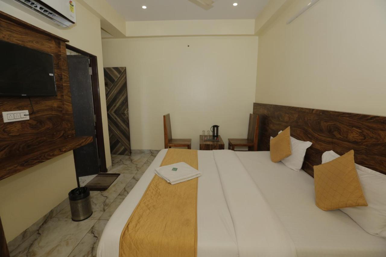 Raas Palace 3*