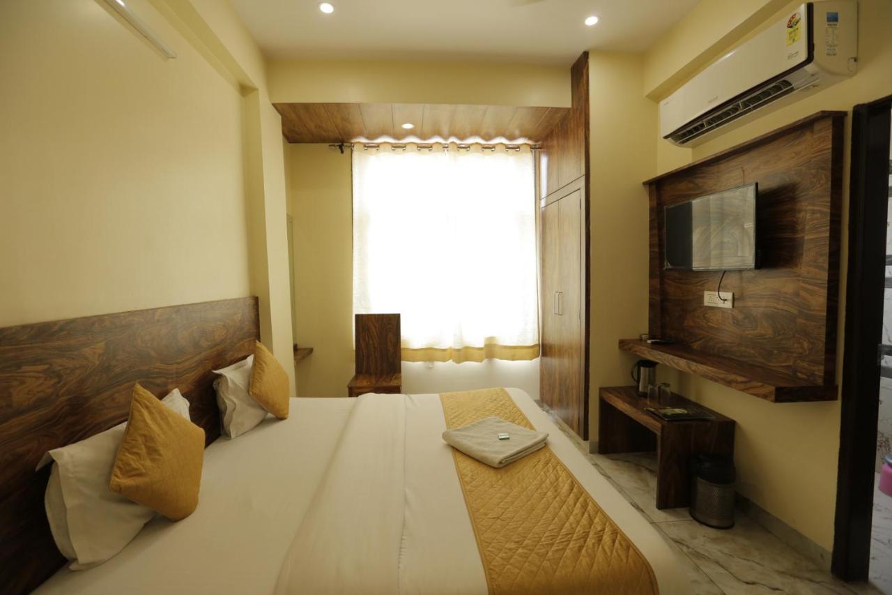 Hotel Raas Palace