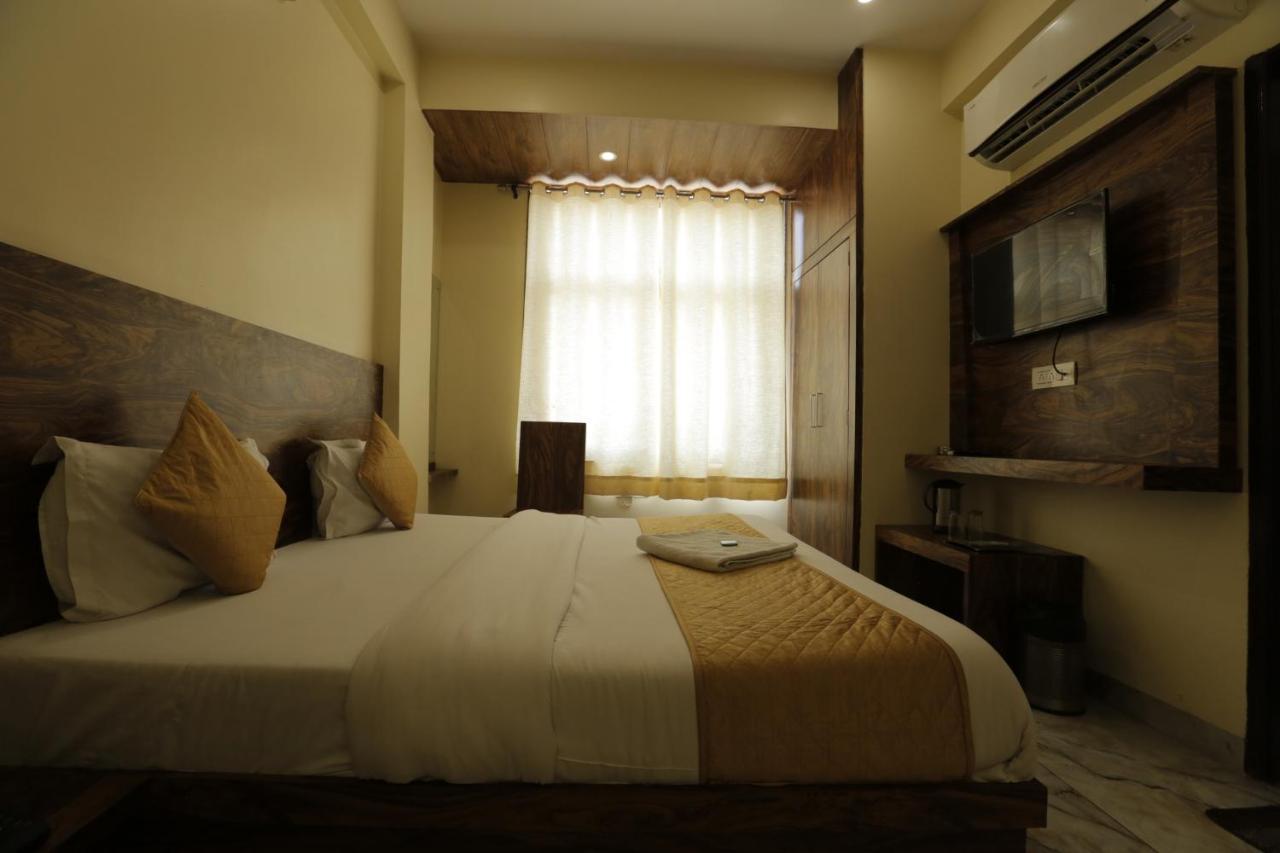 Hotel Raas Palace