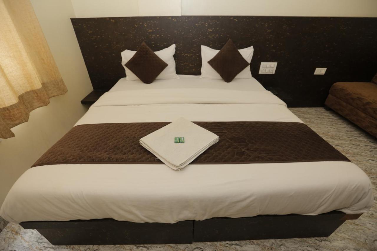 Raas Palace 3*