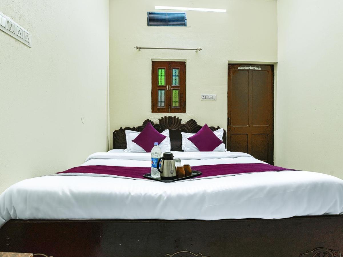 Hotel The Maurvi 3*