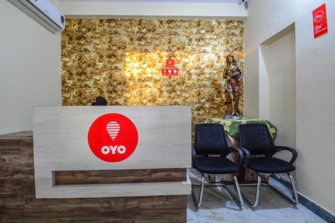 Oyo 19463 Sapphire Palace