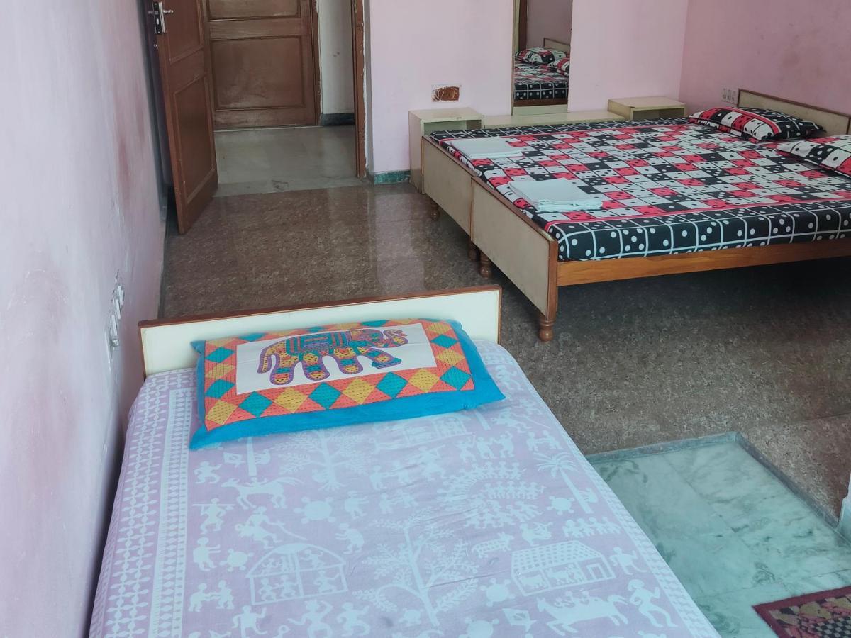 Jwala Niketan Guesthouse Private Rooms Hostel *