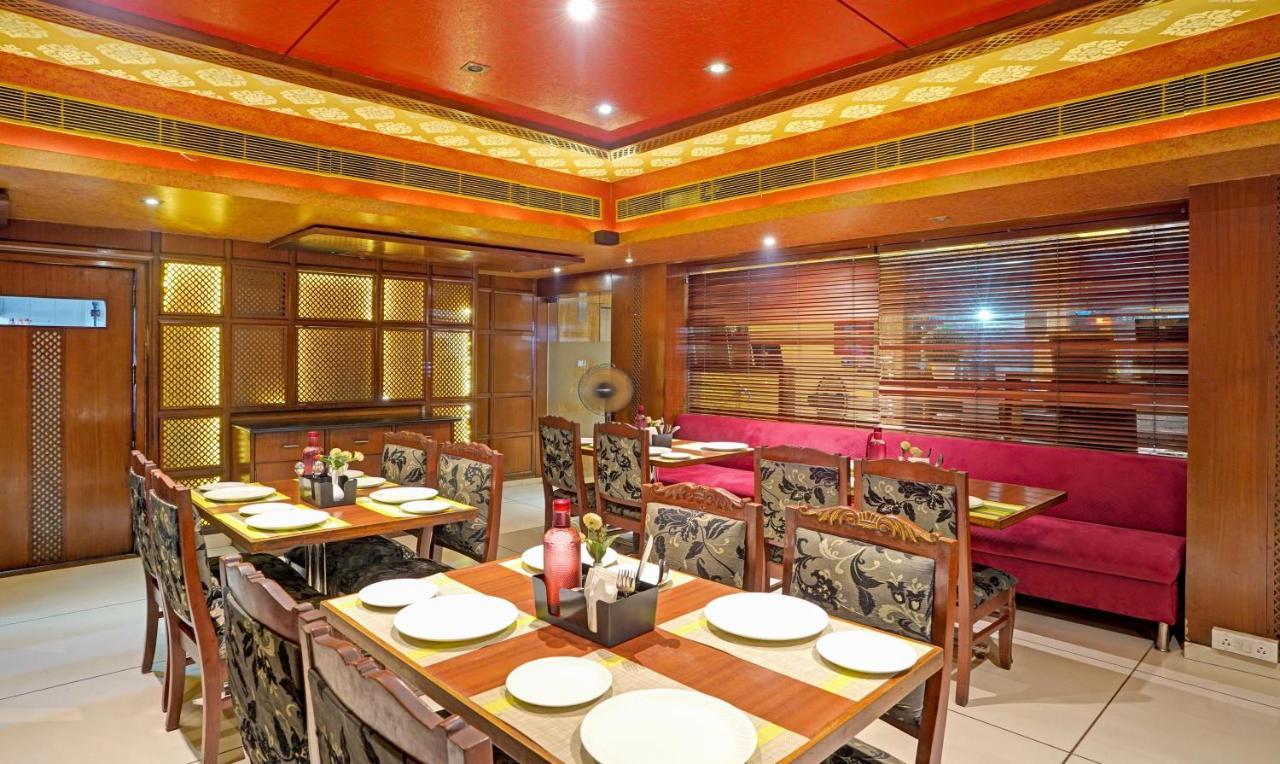 Hotel Treebo The Royal Cm, 4 Km From Palace 3*