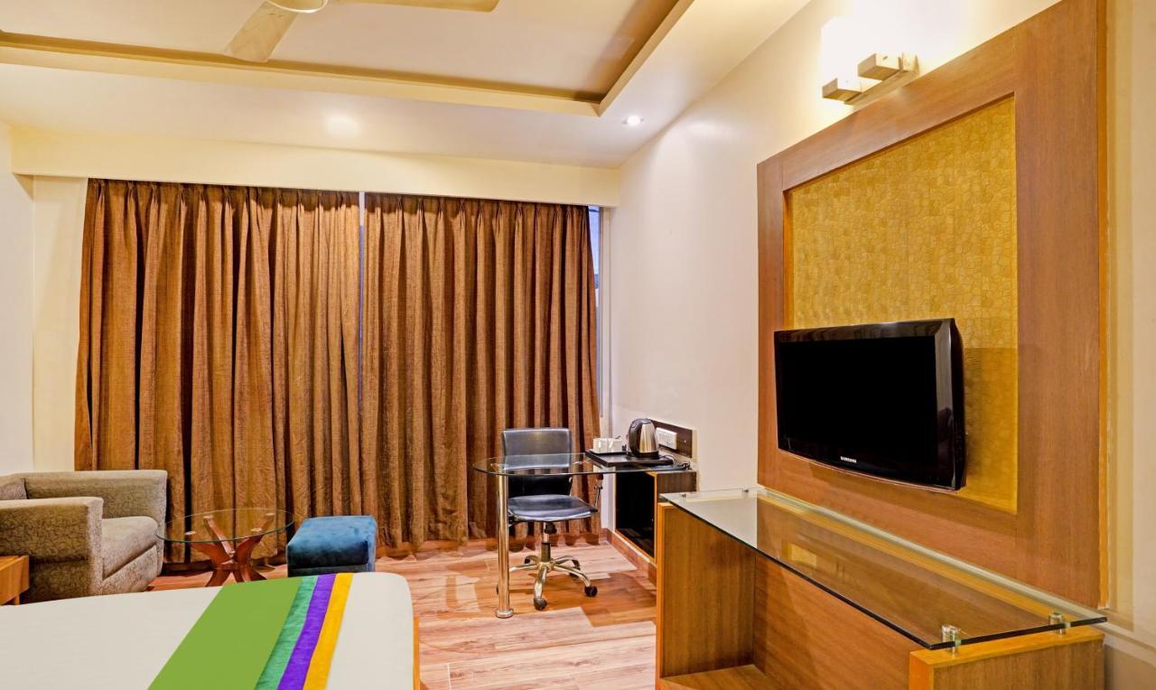 Treebo The Royal Cm, 4 Km From Palace Hotel 3*