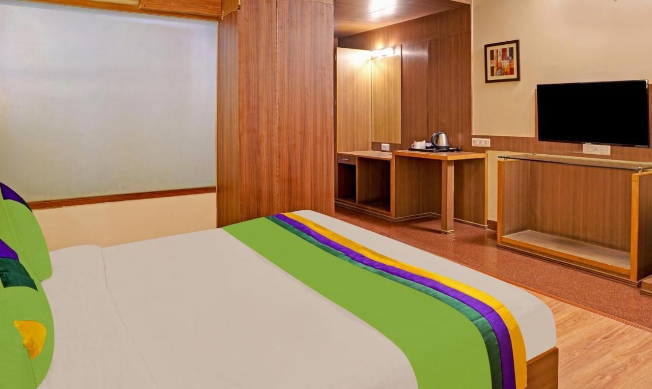 Treebo The Royal Cm, 4 Km From Palace 3*