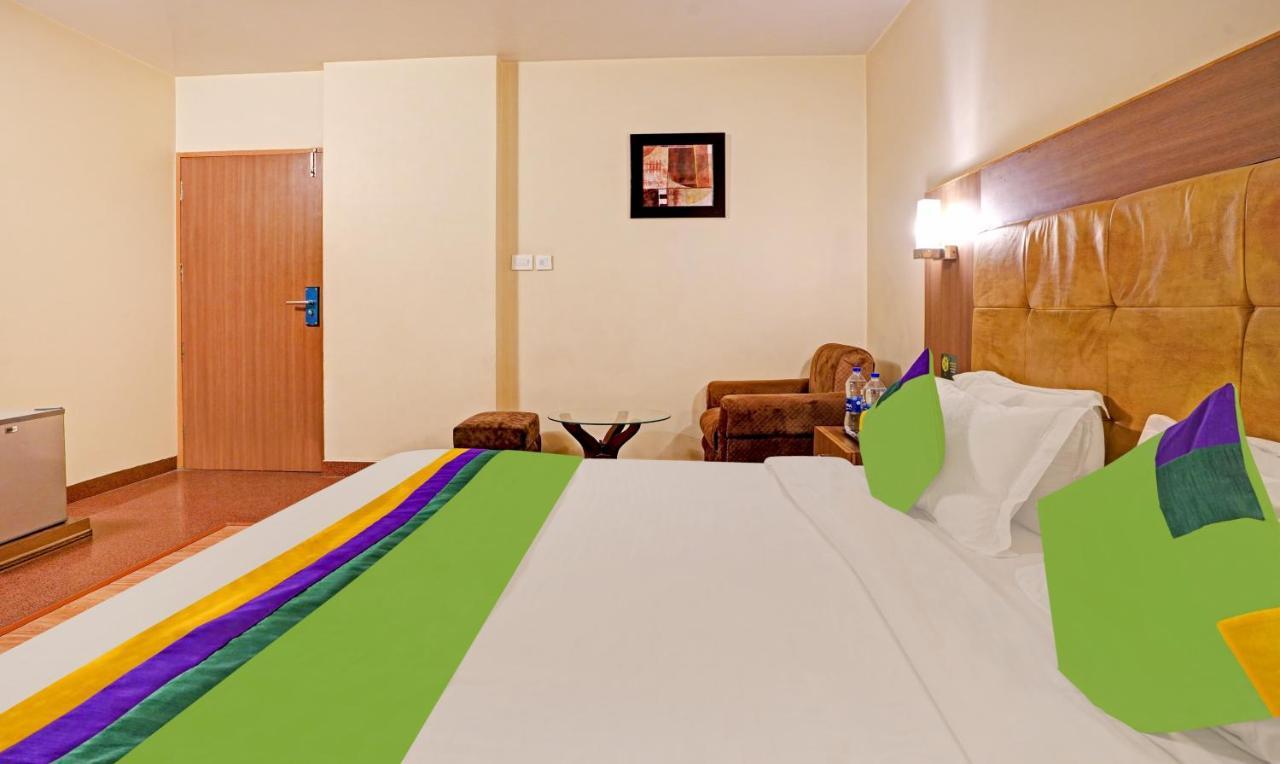 Treebo The Royal Cm, 4 Km From Palace Hotel 3*