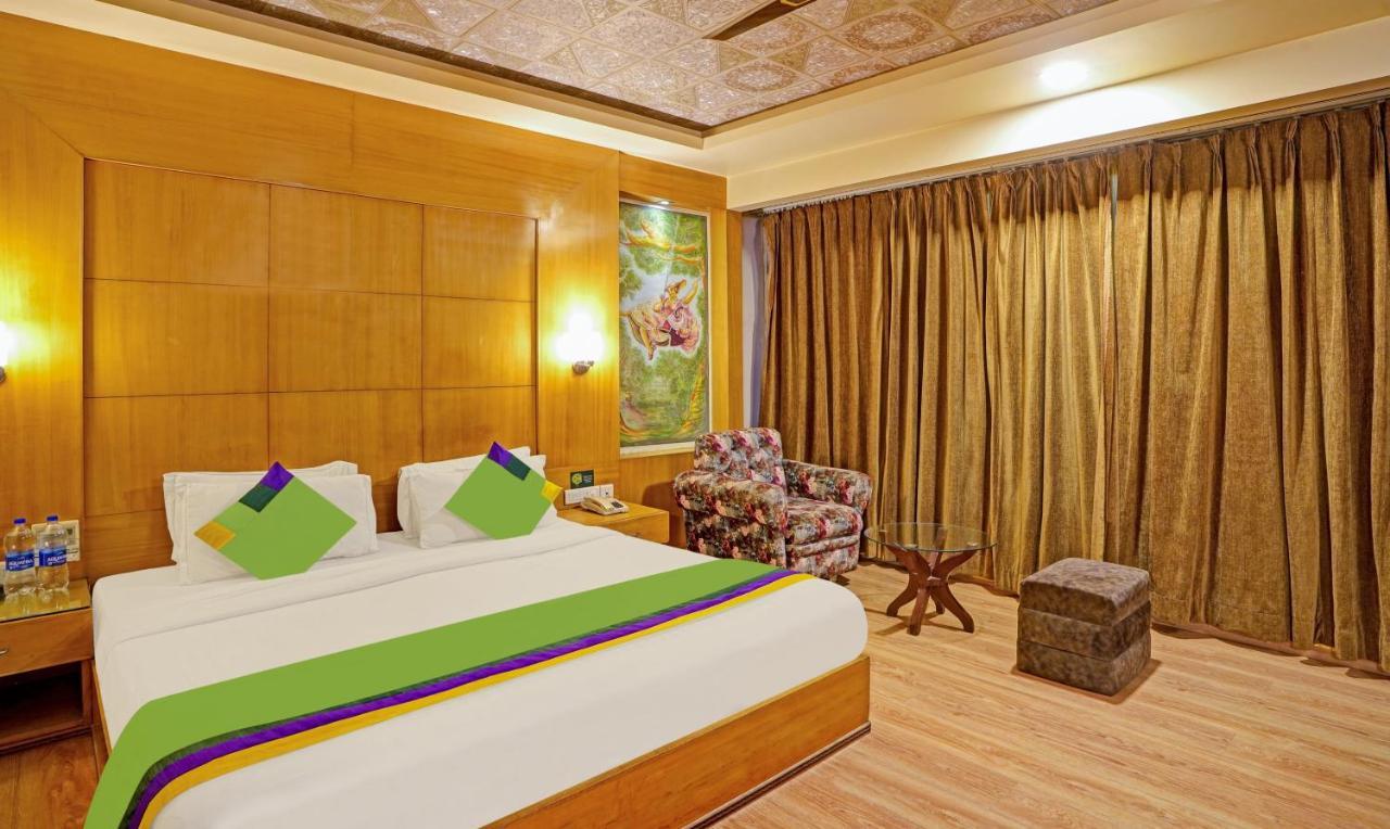 Treebo The Royal Cm, 4 Km From Palace Hotel Jaipur