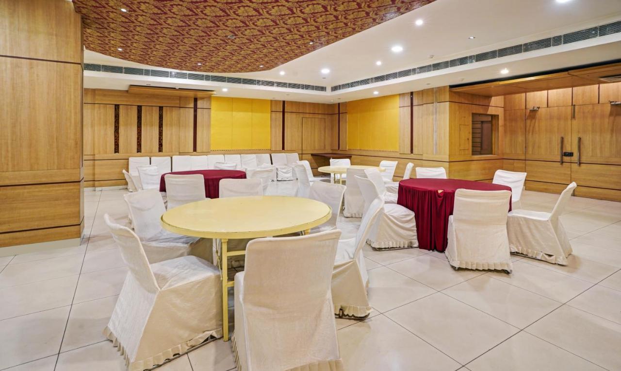 Hotel Treebo The Royal Cm, 4 Km From Palace Jaipur