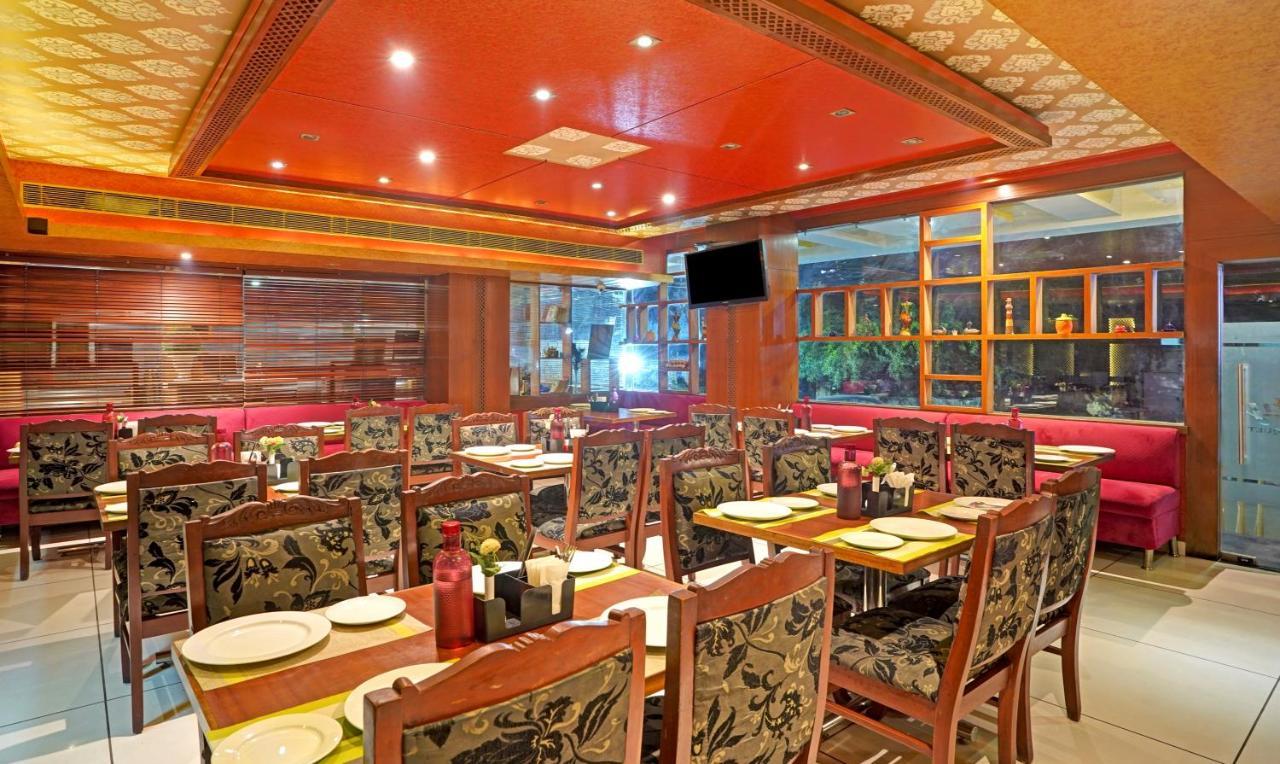Treebo The Royal Cm, 4 Km From Palace Hotel 3*