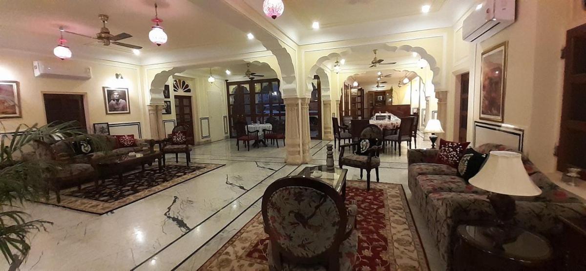 Hotel Raj Rajeshwari Haveli 3*