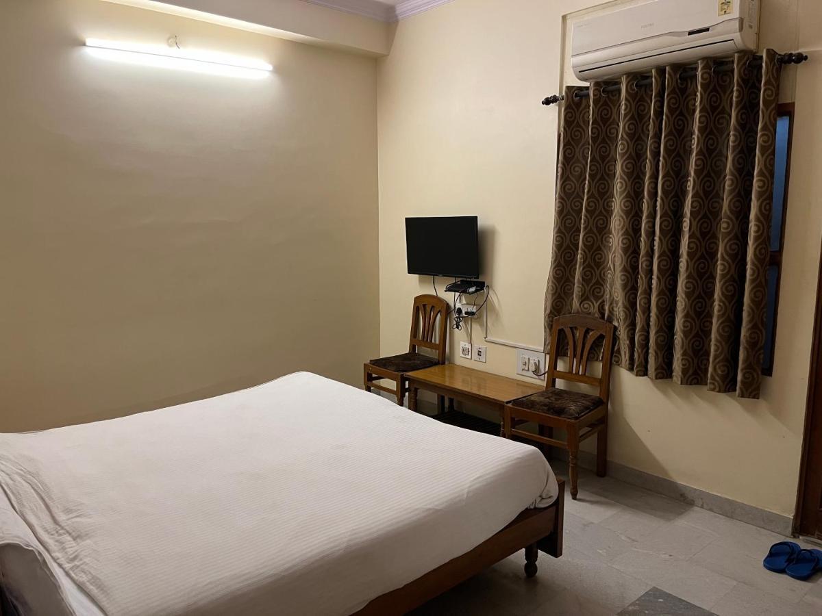 Hotel Raghav Palace