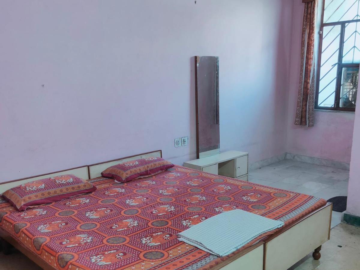 Hostel Jwala Niketan Guesthouse Private Rooms *
