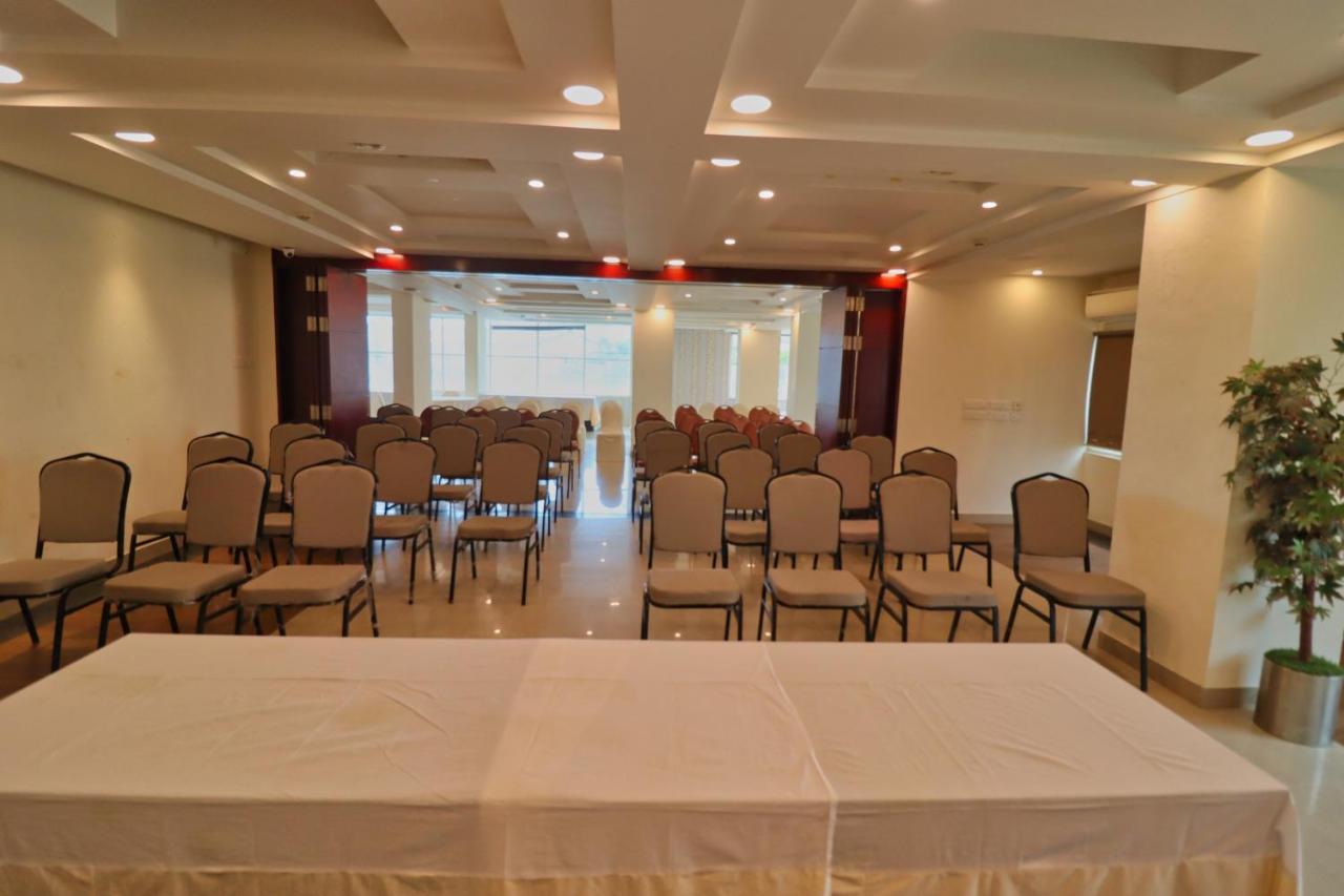 Hotel Crestmont Ashapurna Jaipur, Banipark Jaipur