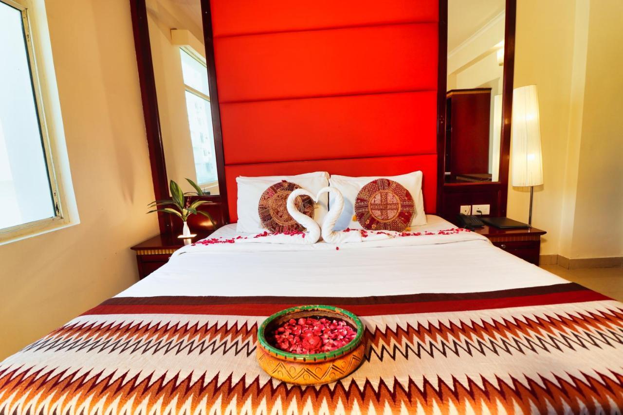 Hotel Crestmont Ashapurna Jaipur, Banipark