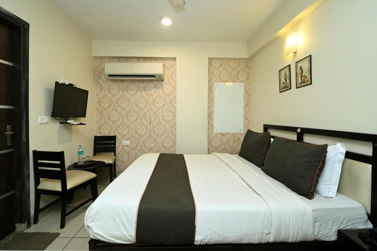 Singh Palace 3*