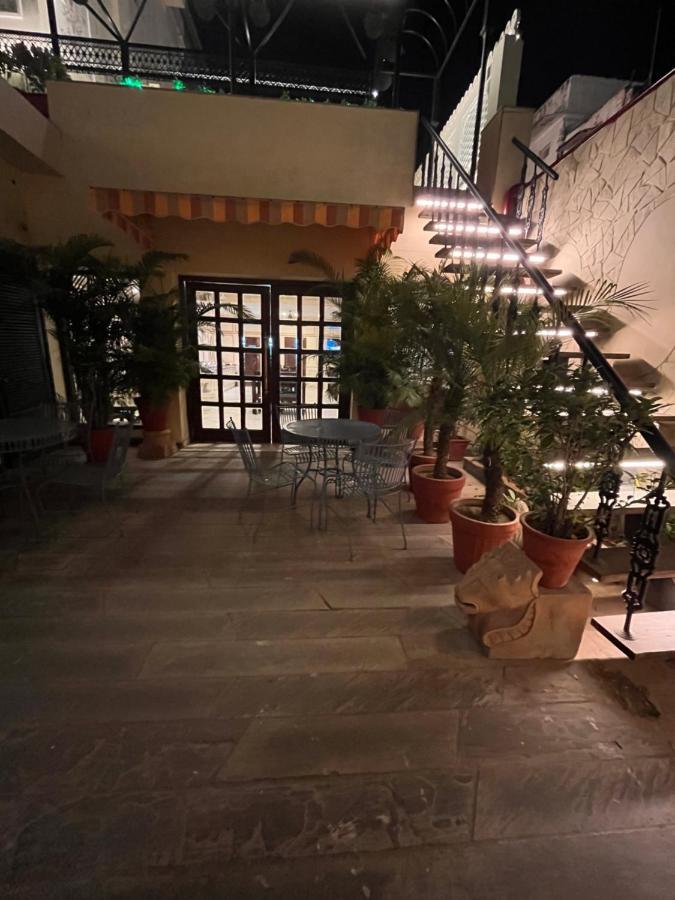 Ratnawali - A Vegetarian Heritage Hotel