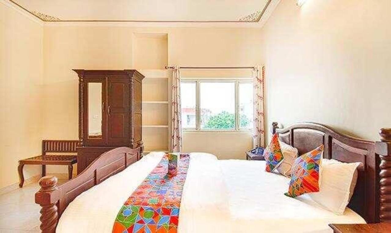 Hotel Fabhotel Sahib's Nobel