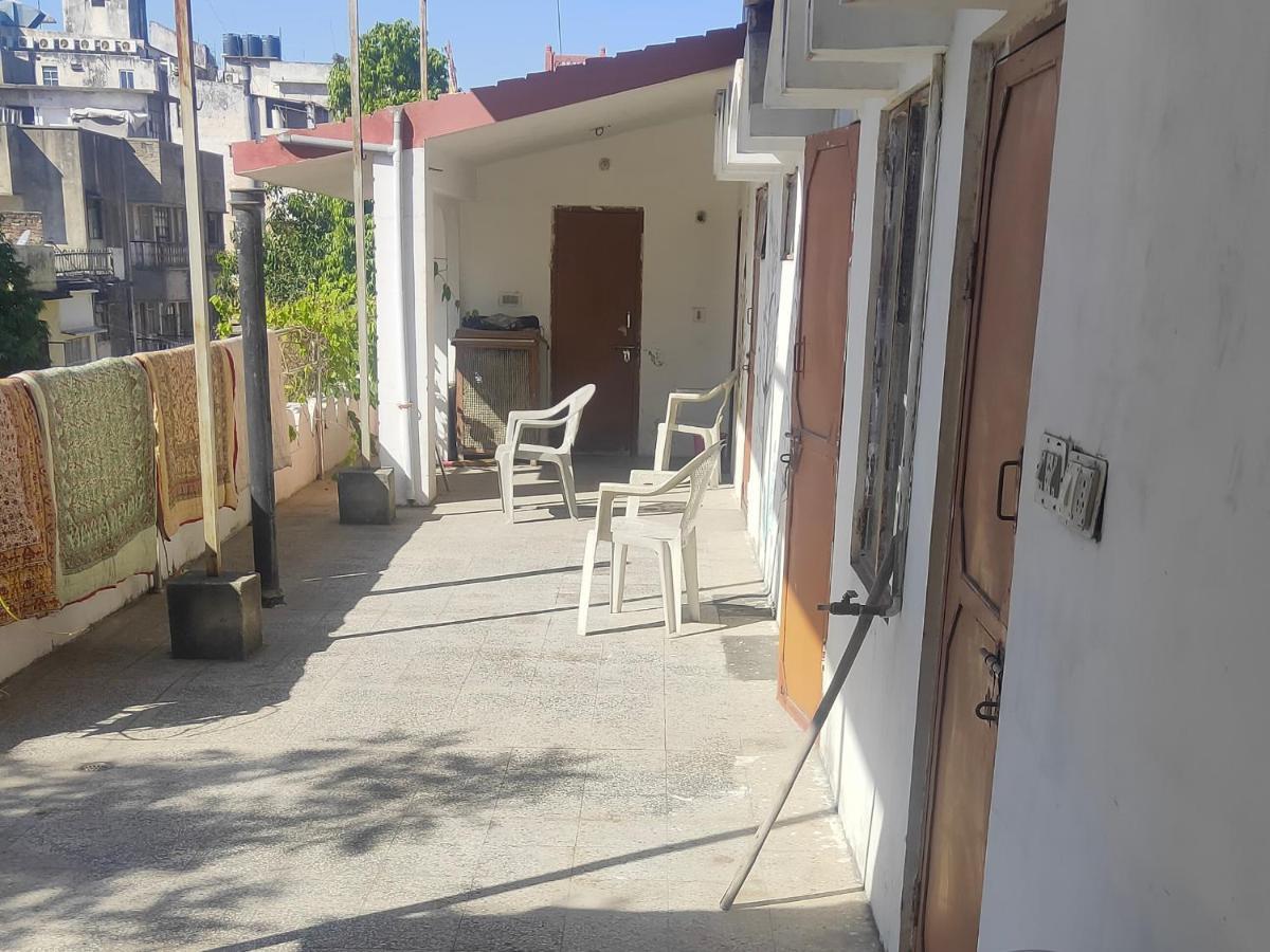 Hostel Jwala Niketan Guesthouse Private Rooms Jaipur
