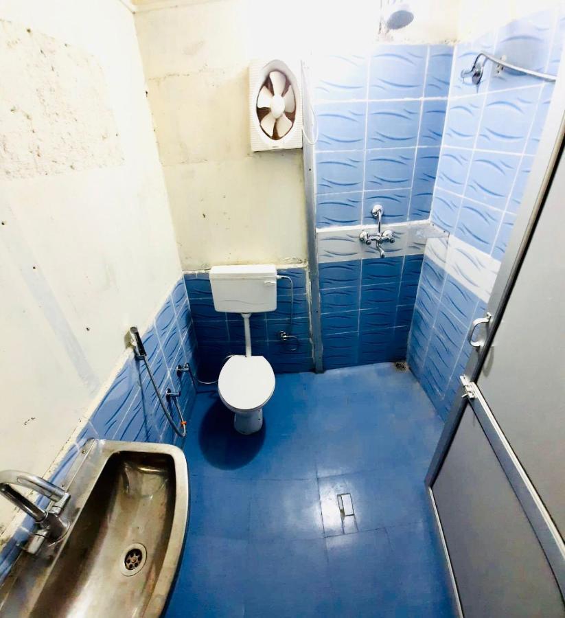 Housetel Hostel *