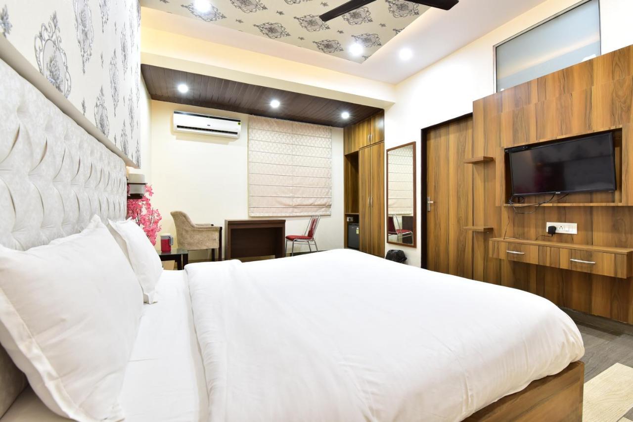 Signature Prime Vaishali Nagar 4*