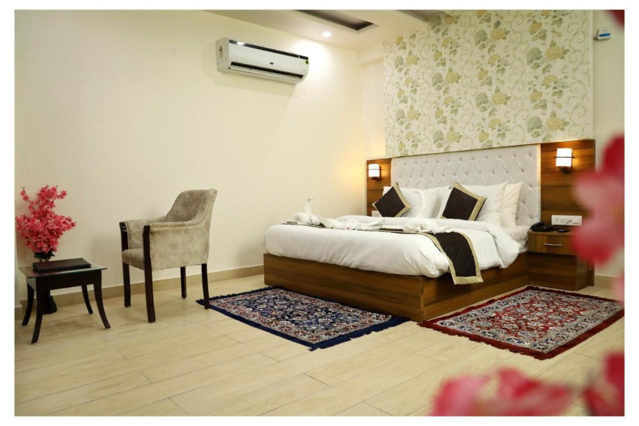 Hotel Signature Prime Vaishali Nagar