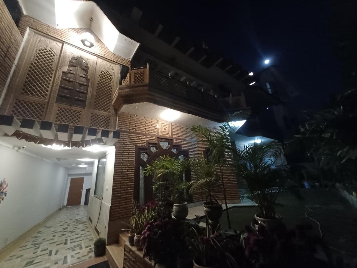 Natraj Palace Hotel 3*