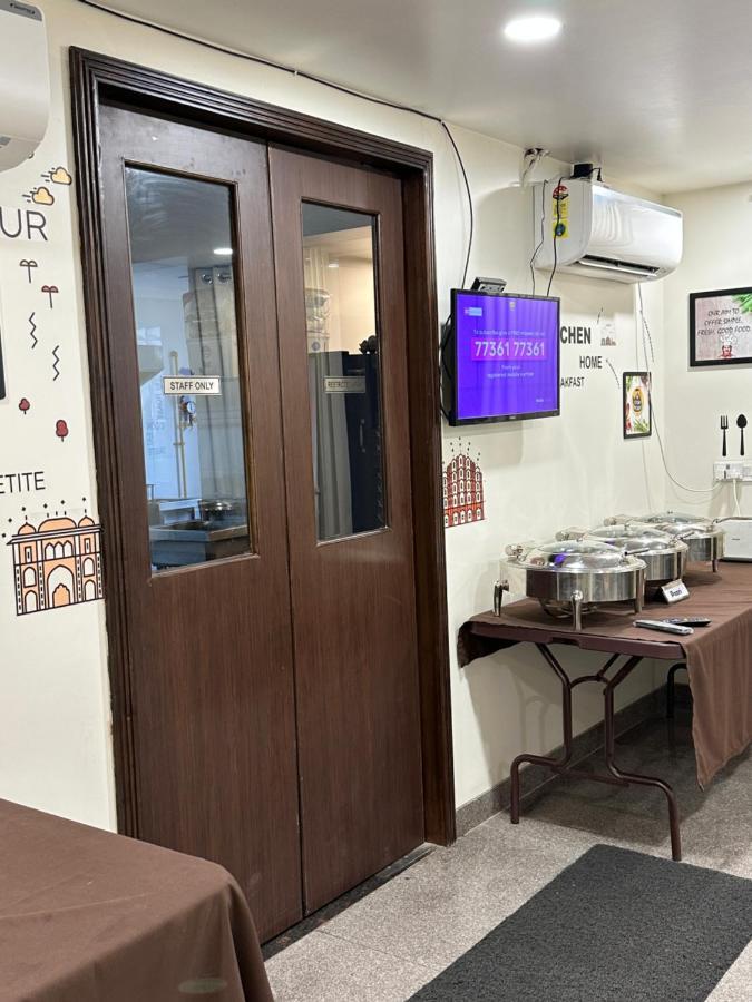 Sheerha Royal Residency-near Airport Hotel