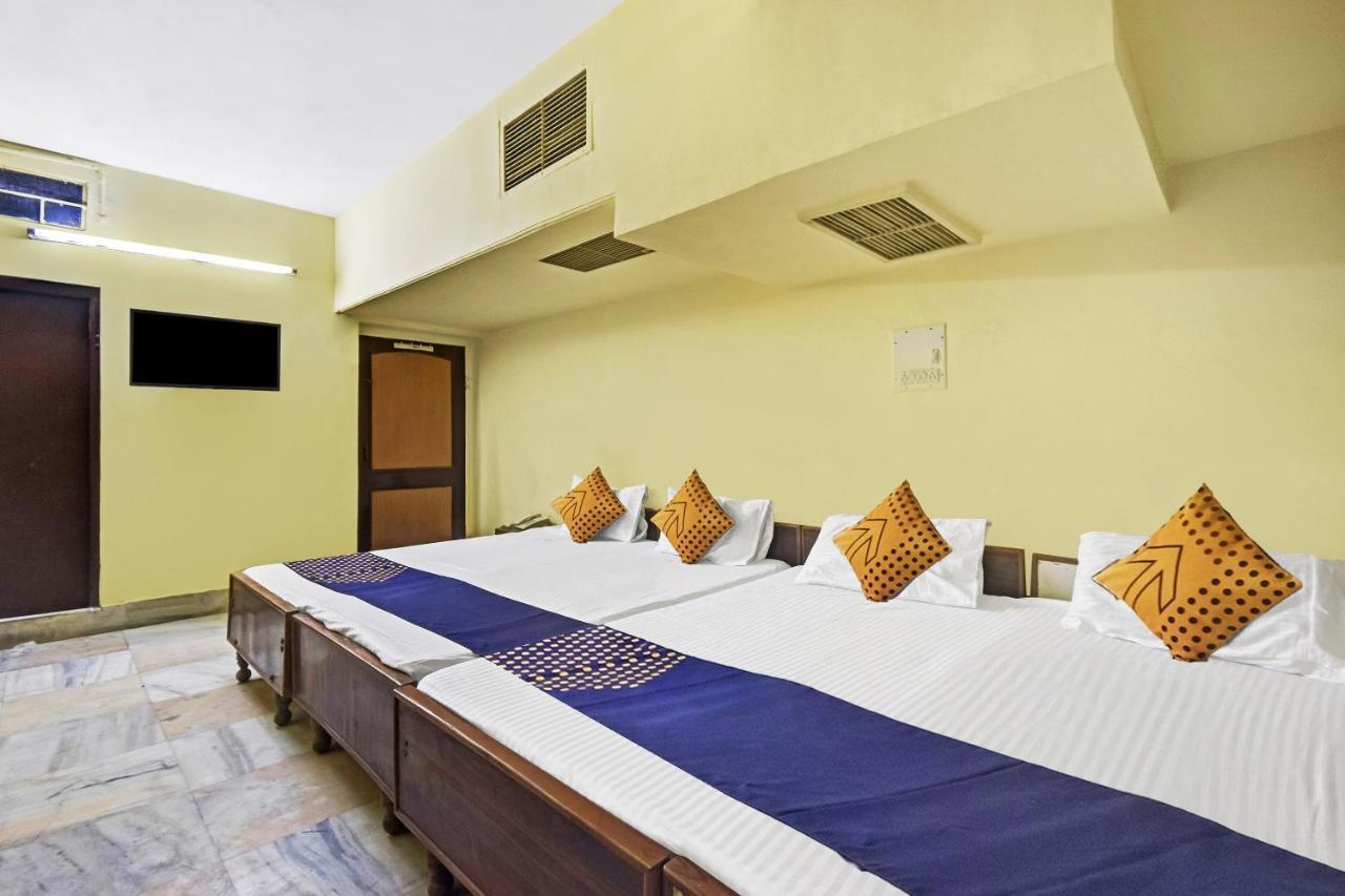 Spot On 62734 Sarfaraz Palace 2*