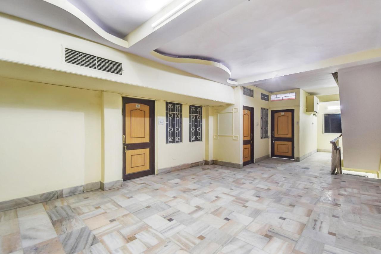 Spot On 62734 Sarfaraz Palace Hotel