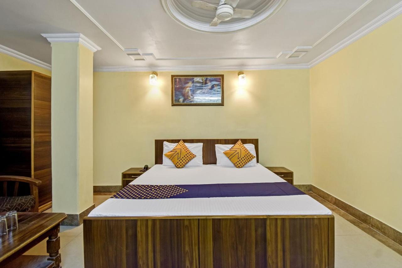 Spot On 62734 Sarfaraz Palace 2*