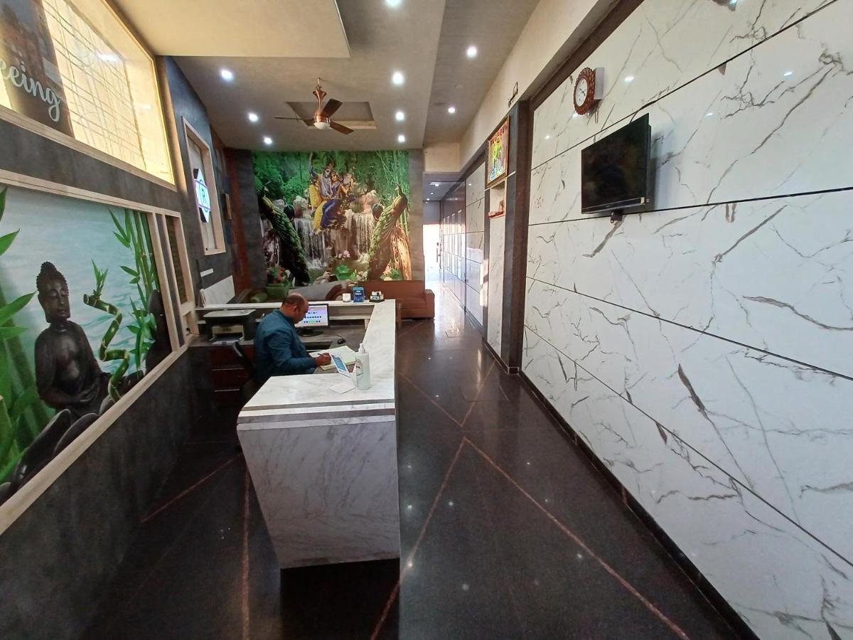 Hotel Rashika Palace 3*