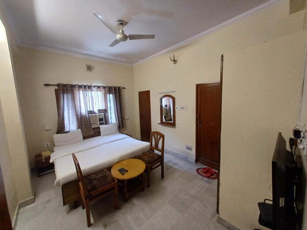 Hotel Raghav Palace 2*