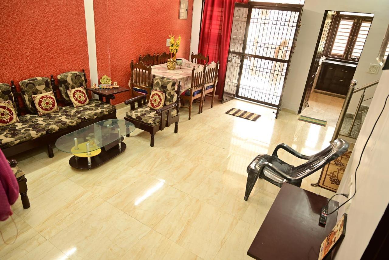 Apartment Ashok Niwas- A Peaceful & Work Friendly Homestay Near Iskcon Temple,