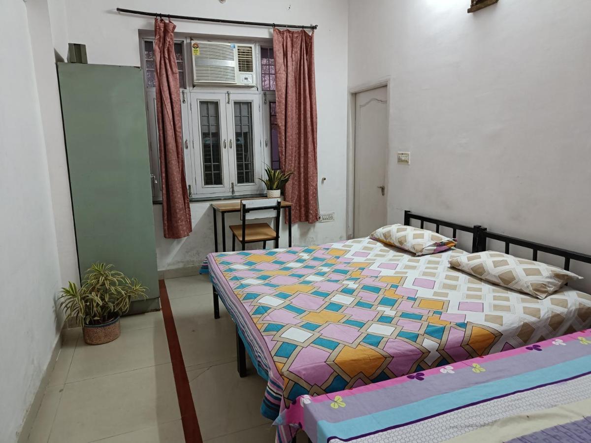 House No 87a Guest house