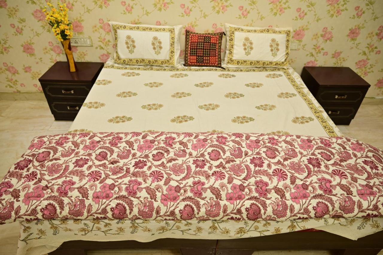 Apartment Ashok Niwas- A Peaceful & Work Friendly Homestay Near Iskcon Temple,