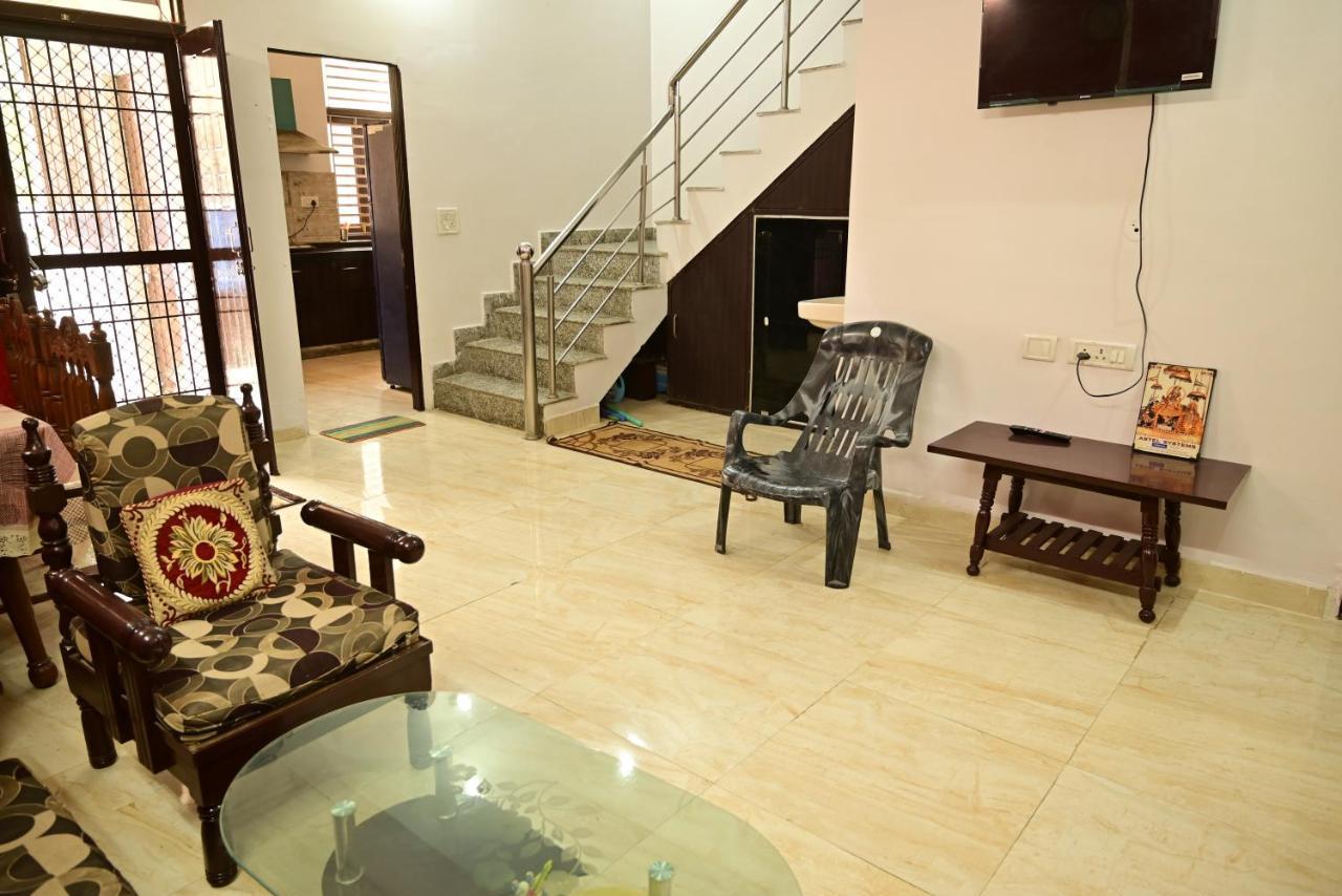 Apartment Ashok Niwas- A Peaceful & Work Friendly Homestay Near Iskcon Temple, *