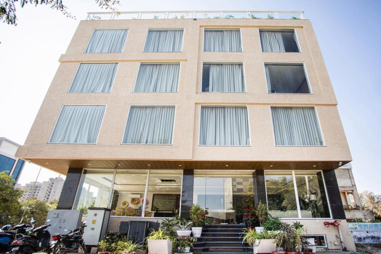 Collection O Good Times Boutique Hotel
