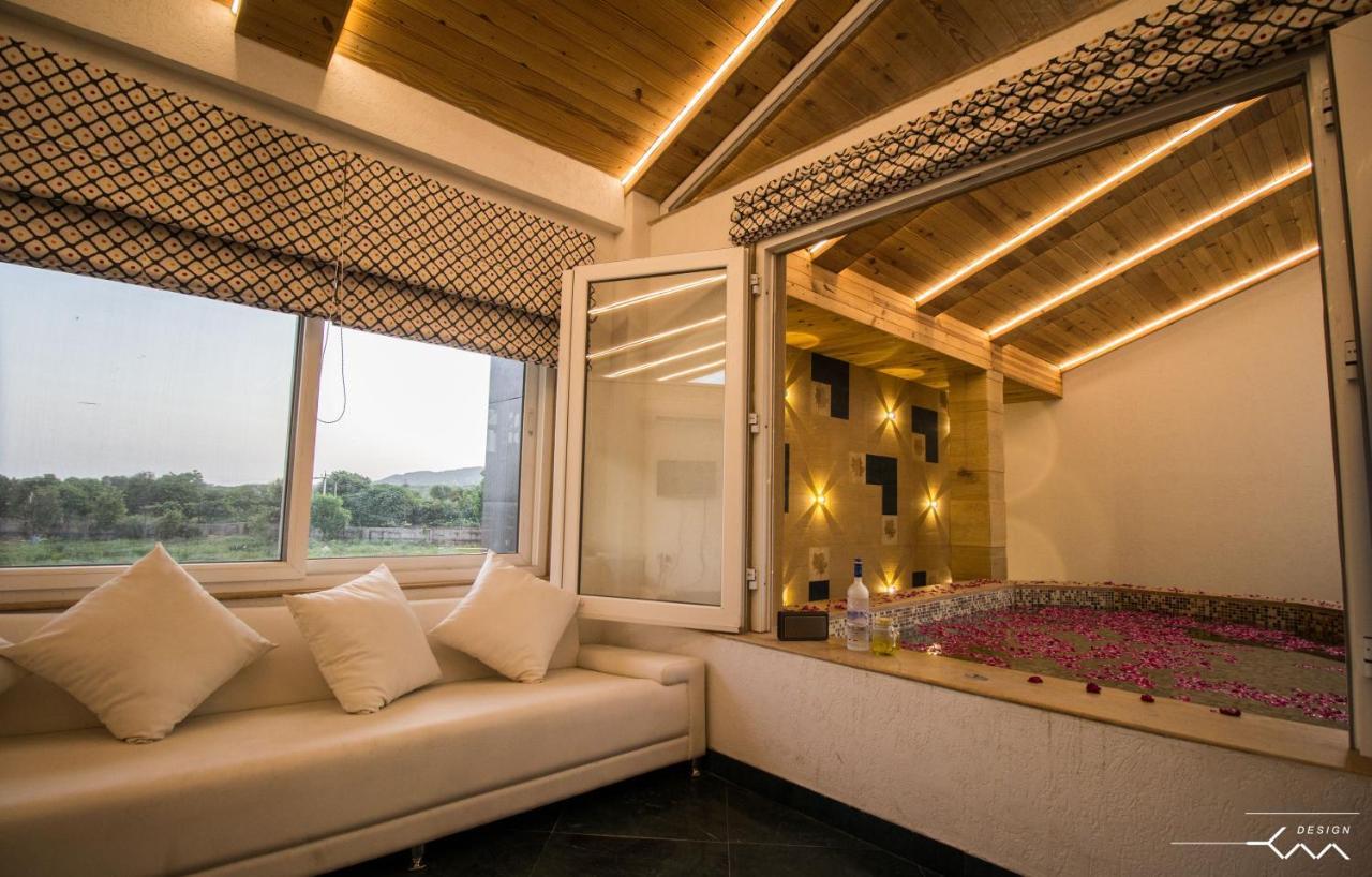 Natural Pearl Farmhouse Villa *