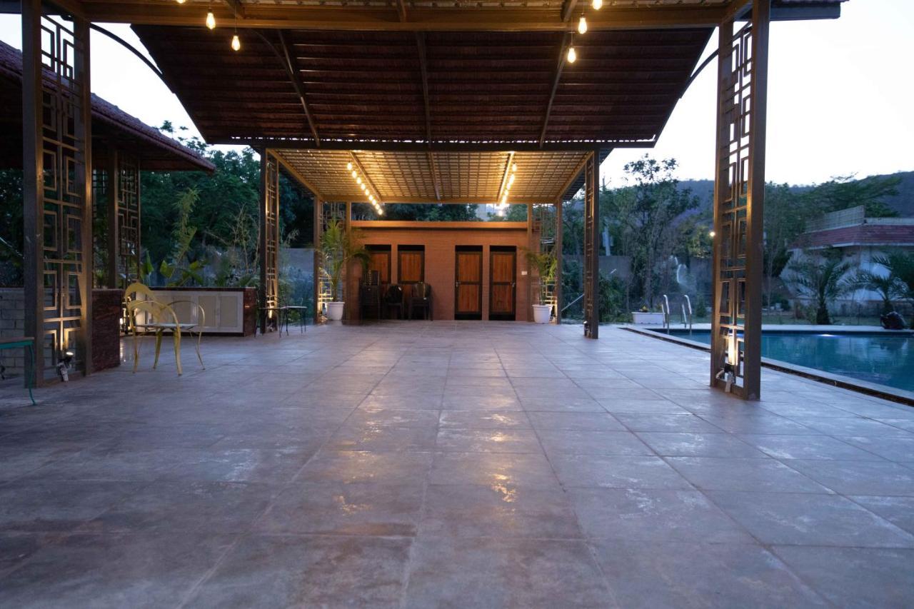 Natural Pearl Farmhouse Villa *