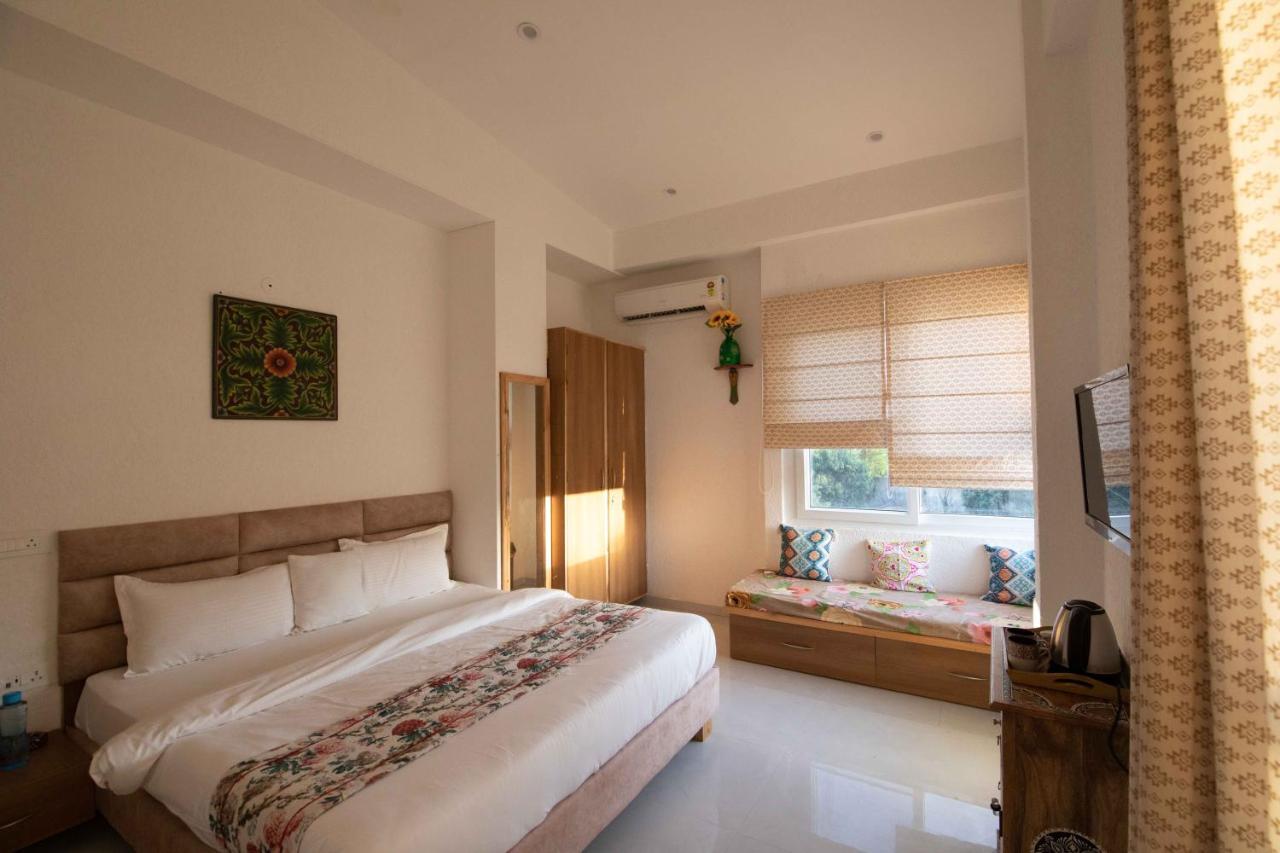 Natural Pearl Farmhouse
