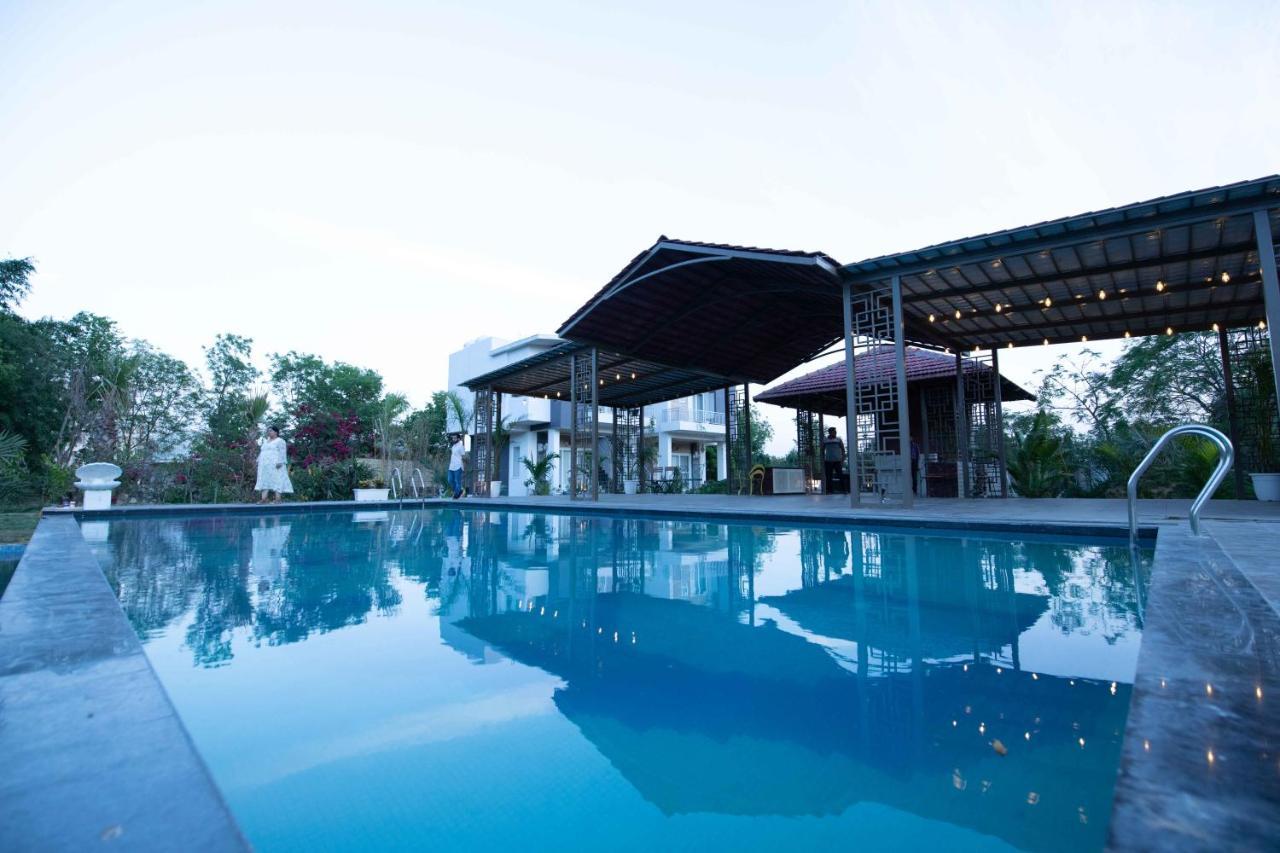 Natural Pearl Farmhouse Villa *