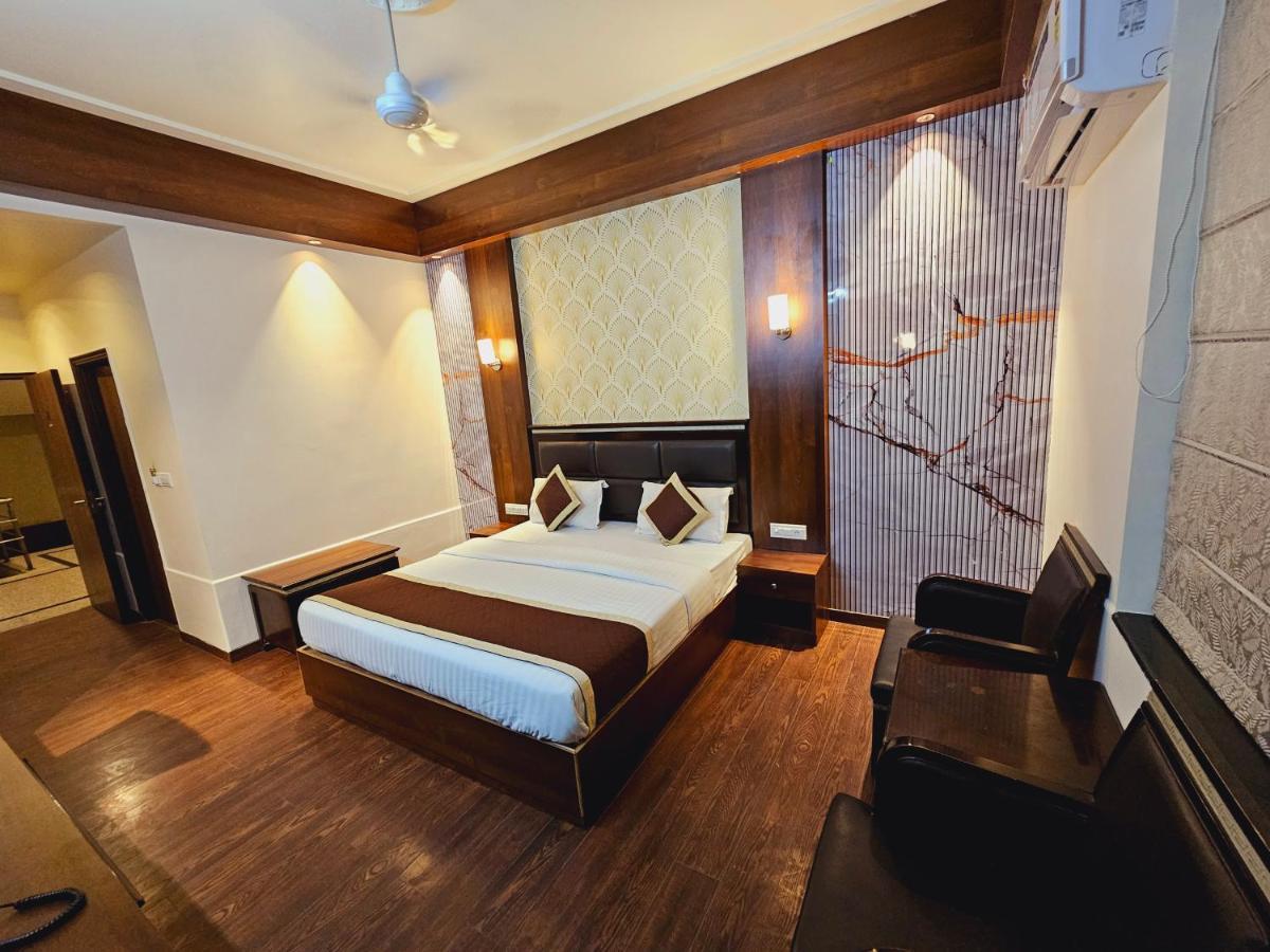 Prime Safari Hotel