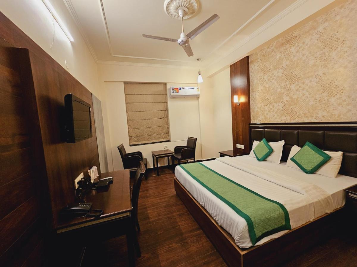 Prime Safari Hotel 3*