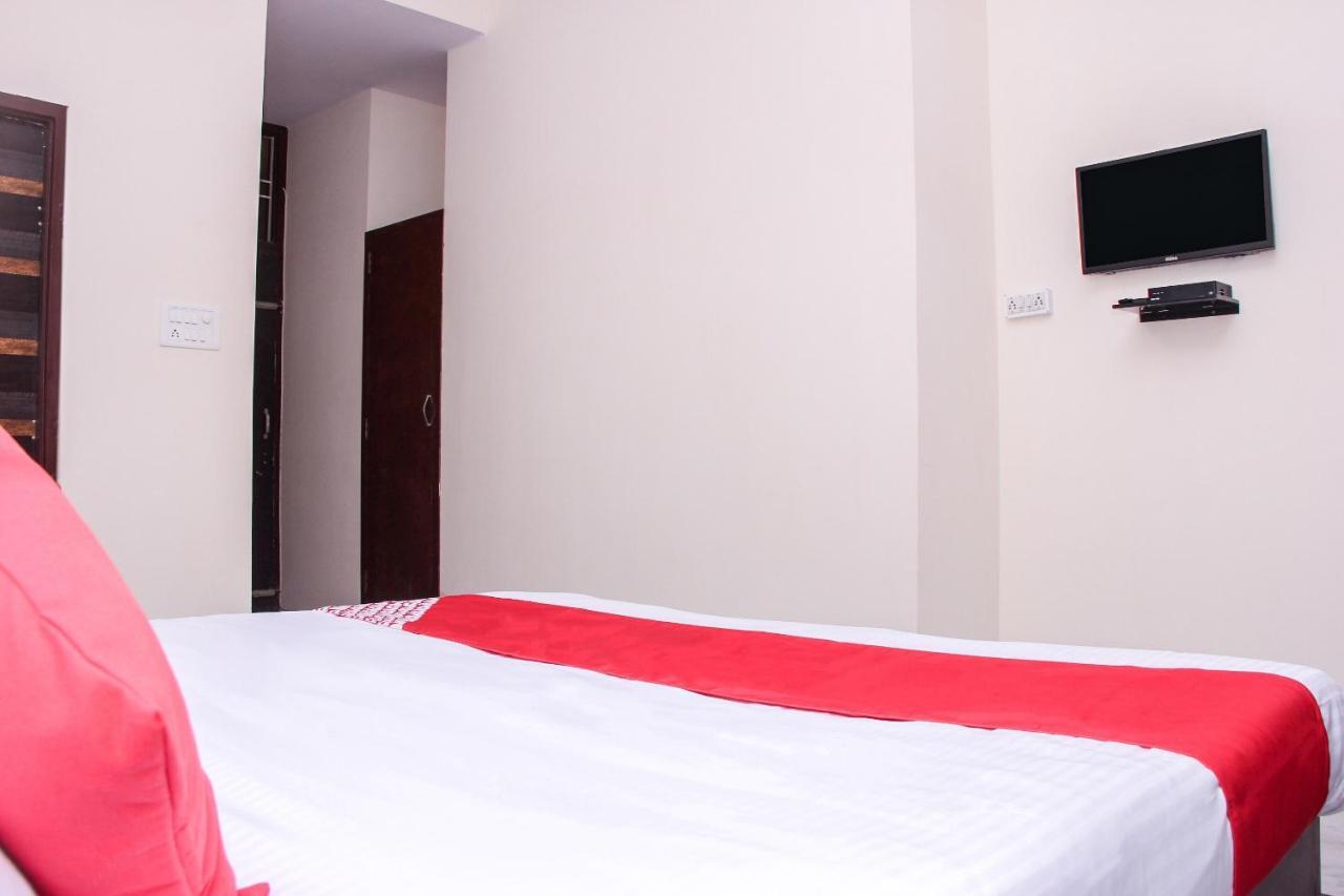 Hotel Oyo Srk &