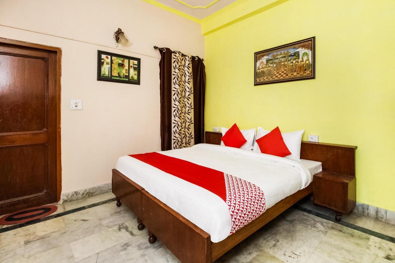 Oyo Apoorva Deluxe