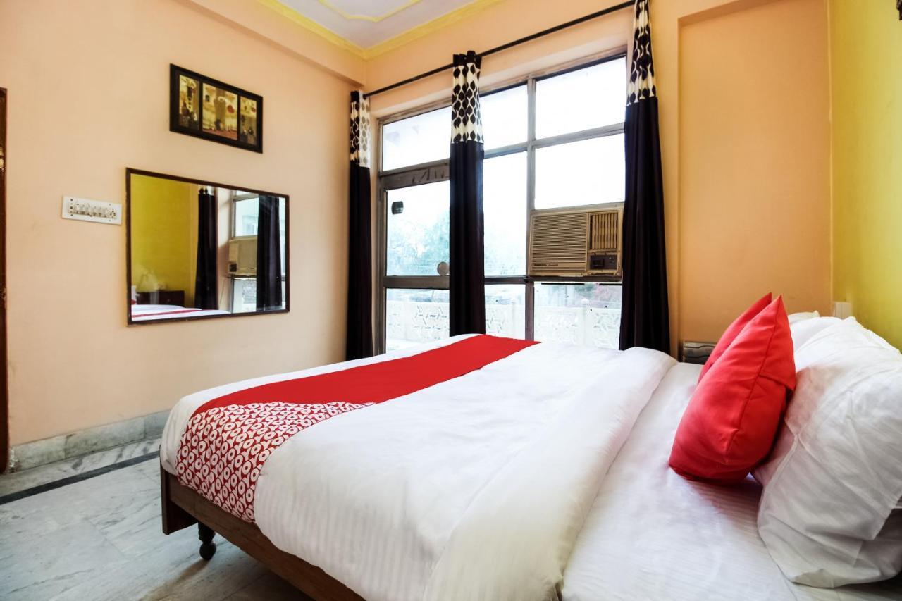 Oyo Apoorva Deluxe Jaipur
