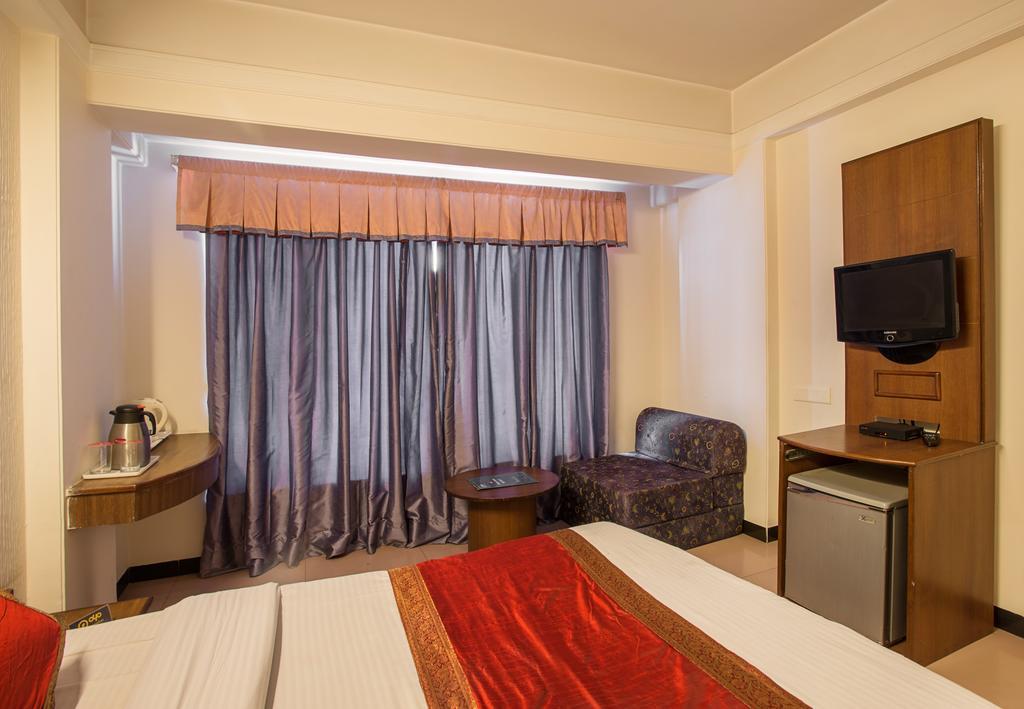 Oyo Lal Kothi Shopping Center 3*