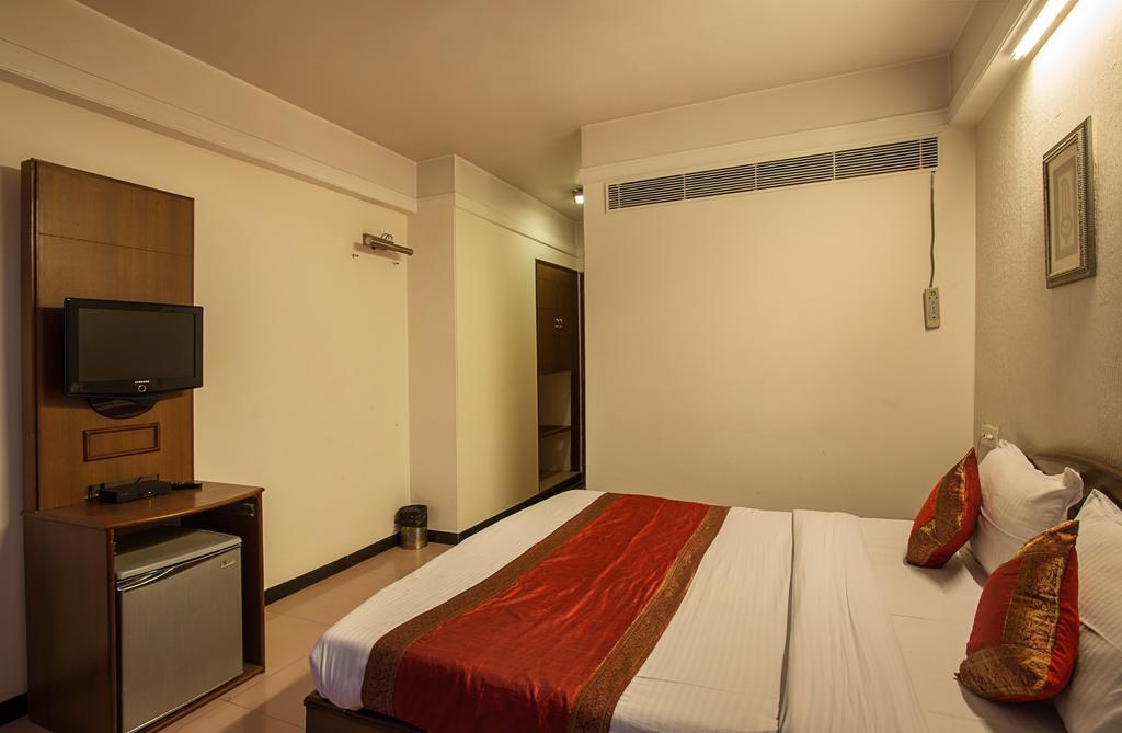 Hotel Oyo Lal Kothi Shopping Center Jaipur